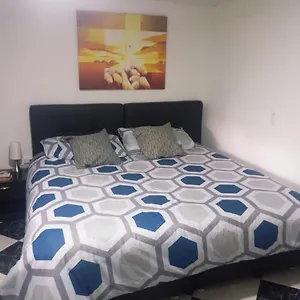Otel Boutique Mendoza - Cerca Aeropuerto El Dorado, Bogotá