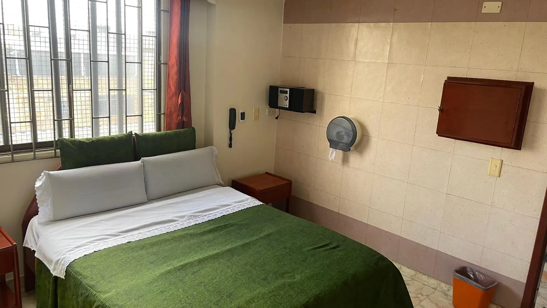 Capsule hotel Hotel Brisas Real Bogota