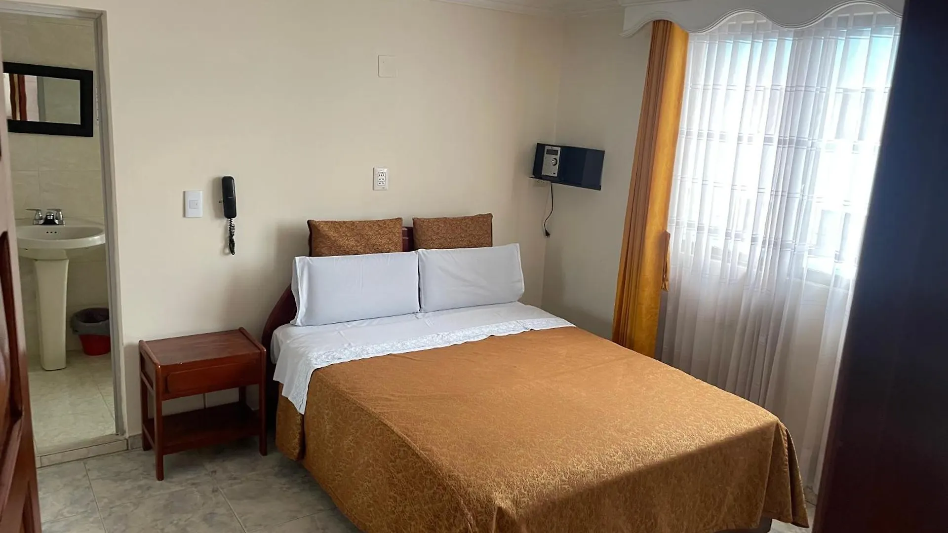Capsule hotel Hotel Brisas Real Bogota